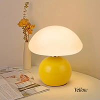 Nouvelle lampe de table en forme de champignon 2026, design couleur crème, lumière d'ambiance douce pour chambre, maison, hôtel