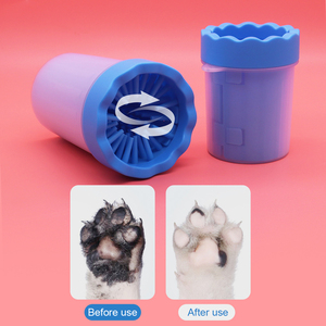 Prodotti per la pulizia e la toelettatura per animali domestici con zampa di cane portatile - Product Image 1