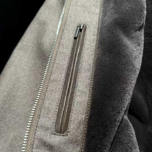 Giacca Bomber <span class=keywords><strong>da</strong></span> <span class=keywords><strong>Uomo</strong></span> in Lana Peruviana di Lusso Color Tan, Fodera in <span class=keywords><strong>Visone</strong></span> Importato, Cerniera YKK, Patchwork, Corta, Invernale - Collezione 2026 Hot Sale - Product Image 5