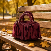 Sacs tissés au crochet faits à la main par des designers 2026 |   Pochette en fil de t-shirt doux pour les soirées et le quotidien |   Cadeau artisanal de luxe pour femmes