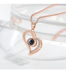 Collana con Proiezione a Cuore in Acciaio Inossidabile Argento e Oro Rosa, <span class=keywords><strong>Ti</strong></span> <span class=keywords><strong>Amo</strong></span> in 100 Lingue, Cuore Traforato, Collana Romantica - Product Image 3