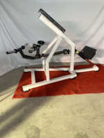 Footplate anti-dérapante commerciale de haute qualité Chargé sur plaque poids libre professionnel RELOADED LEVER ROW Machine avec poignée ergonomique