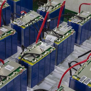 แบตเตอรี่ลิเธียม 51.2V 100Ah ชุดจ่ายไฟพลังงานแสงอาทิตย์แบบติดผนัง ระบบออฟกริด 5KWH สำหรับเก็บพลังงานภายในบ้าน - Product Image 6
