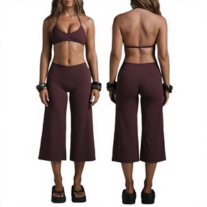 Sujetador deportivo ligero transfronterizo con cuello halter, de spandex/nailon, de secado rápido, y pantalones de yoga cortos de pierna ancha para fitness. - Product Image 3