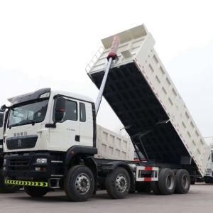 Camión Volquete Ligero Sinotruk Howo 8x4 Económico en <span class=keywords><strong>Venta</strong></span>, Perfecto para Pequeñas Empresas y Trabajos Municipales - Product Image 1