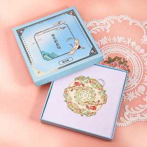 Miroir cosmétique portable personnalisé en alliage de zinc, style ancien des grottes de Dunhuang Mogao, avec relief de danseuse céleste volante, chinois - Product Image 5