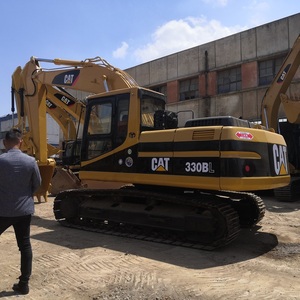 Excavatrice sur chenilles hydraulique Caterpillar 330BL d'occasion, capacité de la benne de 1,6 m³, poids opérationnel de 33 tonnes, moteur de 180 kW, fabriqué au Japon - Product Image 3