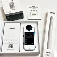Paquete Inicial Insta360 X5, Cámara 360° Resistente al Agua 8K, 72MP, Estabilización IA, Palo Selfie Invisible, Batería de 3H, Deportes, MicroSD
