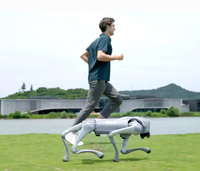 Robot chien bionique à quatre pattes Unitrees Go1, vitesse maximale 4,7 m/s, reconnaissance humaine, évitement d'obstacles, en stock