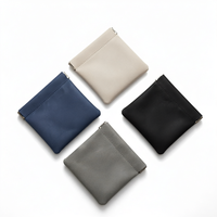 Sac de rangement pliable carré en PU 11,5x11cm pratique pour casque audio, organiseur de câbles numériques et de bijoux, personnalisable