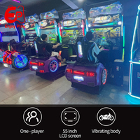 Simulateur d'arcade de course automobile 2 places à monnayeur avec mouvement dynamique et pédales réglables pour centre commercial