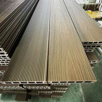 Lantai Dek WPC Anti Air Anti Selip untuk Luar Ruangan, Papan Lantai Kayu Plastik Ko-ekstrusi, Dek WPC untuk Teras, Dek Komposit Kayu