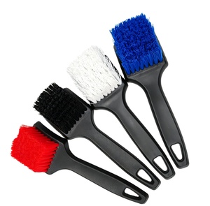 Brosse de détaillage polyvalente en PP noir, brosse de nettoyage en profondeur à manche court pour roues et pneus de voiture, logo personnalisé - Product Image 1