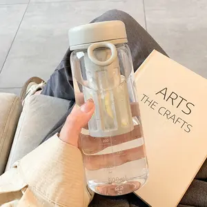 Garrafa plástica transparente para beber água com infusor de chá para escritório exterior de verão com logotipo personalizado