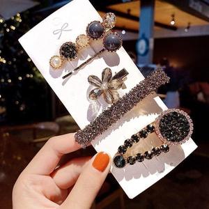 Pince à cheveux en métal pour influenceuses, motif petit ours avec perle et plume latérale – Pince élégante faite à <span class=keywords><strong>la</strong></span> main et sécurisée pour franges féminines, type bec de canard - Product Image 5