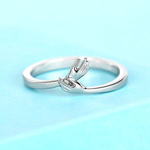 Anello Minimalista da Donna, Design a Fascia Aperta Regolabile, Gioiello Trendy per Uso Quotidiano - Product Image 1