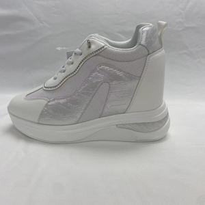 Baskets compensées discrètes pour femmes, rehaussantes, à plateforme, à lacets, respirantes et décontractées - Product Image 4