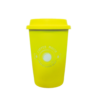 Vente en gros Grande tasse à café en céramique écologique Design moderne Accessoire de couvercle en silicone de haute qualité Retour à l'école Style nordique Nouveau