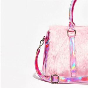 Sac de voyage pour femme en polyester holographique laser rose pelucheux imperméable de haute qualité, mode hiver 2023 - Product Image 4