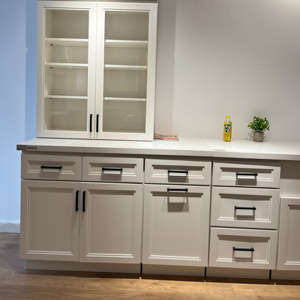 Armoire de cuisine moderne blanche RTA, bois massif durable en PVC, finition laquée, petite charnière de meuble de cuisine pour intérieur d'appartement - Product Image 1