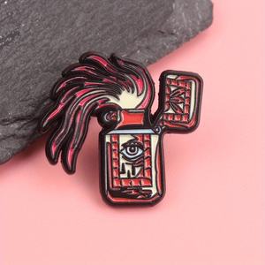 Ignition Gaze Pin - Secret Eye in Flip-Lighter avec Hellfire Grid, Edgy Jewelry pour les explorateurs urbains et les codes d'identité subversifs - Product Image 2