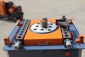 Cintreuse à barres d'acier GW42 4-32mm à prix compétitif, machine à cintrer les barres d'acier, vente en gros, sur mesure - Product Image 3
