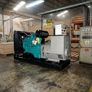 เครื่องกำเนิดไฟฟ้าดีเซล CUMINS 150KW 187.5KVA 3 เฟส 50hz 60hz ได้รับการรับรองมาตรฐานยูโร 3 คลังสินค้าโลจิสติกส์ในประเทศไทย อัตราการเสียหายต่ำ - Product Image 3