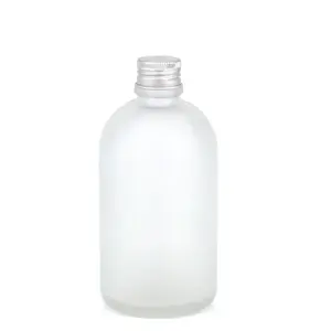 2021 BPA免费批发铝盖透明/磨砂500毫升伏特加摇摆顶部玻璃油瓶，带定制徽标