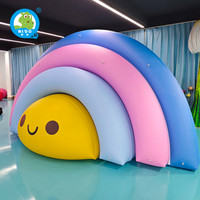 Arche gonflable arc-en-ciel avec un soleil souriant mignon, grande décoration gonflable arc-en-ciel pour les fêtes d'anniversaire des enfants