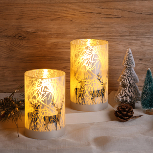 Decorazione Natalizia a Forma di Cervo con Fiamma 3D Realistica di Matti, Funzionante a Batteria, con Telecomando, Candela LED in Vetro Rosso con Cera di Paraffina - Product Image 1