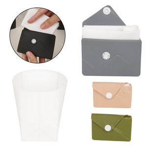 Vente flash : Tasse pliable en silicone sans BPA avec sac de rangement, essentiels de voyage - Product Image 1