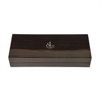 Boîte à bijoux en bois plaqué haute brillance avec doublure en microfibre beige, logo personnalisé pour collier long, bracelet, emballage cadeau de luxe pour bijoux
