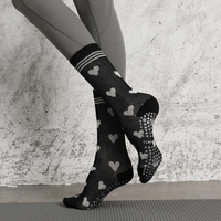 Chaussettes de yoga et de danse personnalisées avec logo antidérapant, absorbant la transpiration, respirantes, en coton/spandex, avec logo sur le dessous pour l'automne