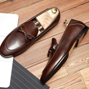Mocasines de Cuero Hechos a Mano para Hombre, Zapatos Casuales y de Negocios Cómodos, Personalizados, Sin Cordones, Transpirables e Impermeables, que Aumentan la Altura - Product Image 2