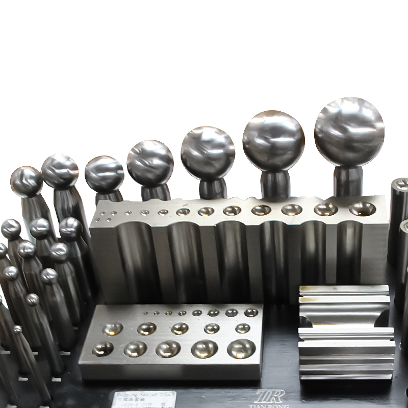 低価格金属ドーミングとダッピングブロックジュエリー成形鍛造