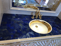 Panneau mural en marbre bleu translucide en pierre précieuse bleue de luxe, carrelage en marbre lapis-lazuli, dalle de marbre lapis-lazuli pour la décoration intérieure