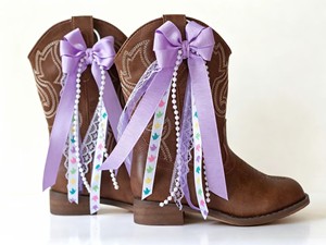 Conjunto de 2 Peças de Laços para Botas Infantis com Design de Coração Rosa, Flamingo Verde, Unicórnio Roxo, Joaninha Vermelha, Morangos e Flores - Product Image 3