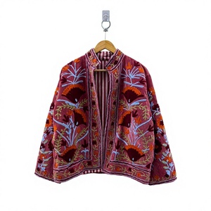Chaqueta Floral de Terciopelo Ecológico Bordada a Mano Estilo Suzani, Diseño Reversible Marigold Caravan, Color Rosa Empolvado y Azafrán, Prenda Exterior Otoñal - Product Image 1
