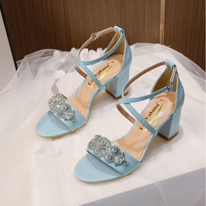 Taglie 35-43 scarpe da sposa per <span class=keywords><strong>donna</strong></span> bianco tacchi alti per <span class=keywords><strong>donna</strong></span> <span class=keywords><strong>donna</strong></span> <span class=keywords><strong>sandali</strong></span> estivi con <span class=keywords><strong>tacco</strong></span> da sposa abito da sposa spesso - Product Image 6