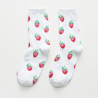 Strawberry Series Belles chaussettes mignonnes douces pour femmes filles Chaussettes en gros en coton peigné mignon