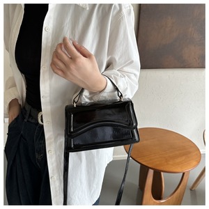 2024 Vintage Style femmes serrure sac à main avec gland couleur unie sac carré nouveau sac à bandoulière avec chaîne décoration printemps été - Product Image 6