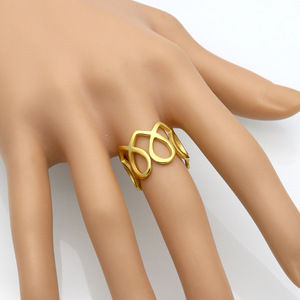 Anillo Hueco de Línea Ondulada Ancha Chapado en Oro de Acero Inoxidable 316L de Moda de Marca - Precio al por Mayor - Product Image 2