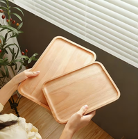 Plateau rectangulaire en bois naturel gravé moderne et plateau à thé durable pour la décoration de table de fête