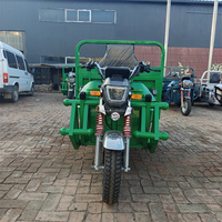 Tricycle électrique de transport logistique à plateau ouvert, capacité de charge élevée de 1500 kg, châssis robuste, siège confortable, suspension stable
