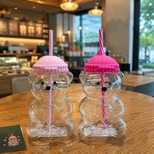 Novedad: Taza de café de cristal con diseño de oso de peluche fresa rosa 2026 para regalo, 20 oz, con tapas y pajitas - Product Image 5