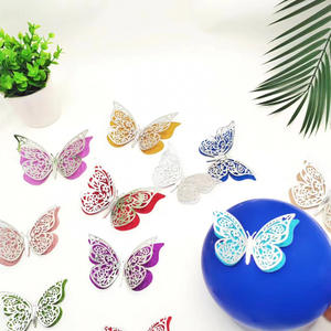 ملصقات جدارية ثلاثية الأبعاد على شكل فراشات مجوفة لتزيين غرف النوم وغرف المعيشة والمهاجع، ذاتية اللصق وملونة تحاكي المعدن، متوفرة بالجملة - Product Image 2