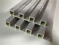 Panneau mural WPC rainuré en composite bois-plastique, moderne, imperméable et ignifuge pour intérieur