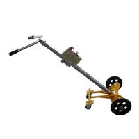 Chariot de manutention de fûts JNDO CE, capacité 450 kg, 2+4 roues, avec pince de préhension pour fûts en plastique et en acier de 200 L
