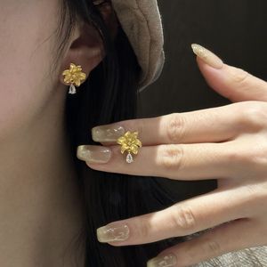 Pendientes de Plata de Ley S925, Estilo Chino Nuevo, con Diseño de Flor de Lirio Escarchada y Gotas de Agua, Pendientes Colgantes de Alta Gama - Product Image 3