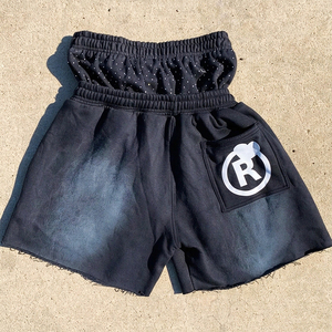 Shorts d'été sur mesure en molleton bouclette, taille haute, effet délavé, coupe ample, avec patchs et strass, double taille - Product Image 1